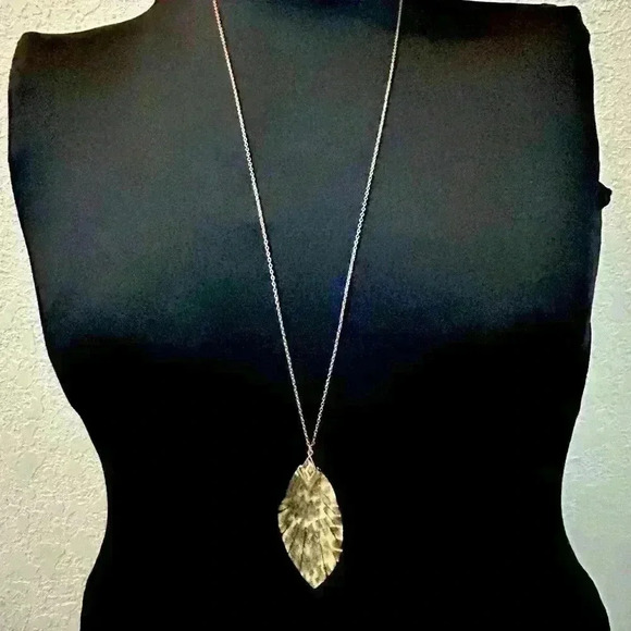 NWT City Genuine Leather Animal Print Necklace and Earrings Set 32” length - Picture 1 of 7